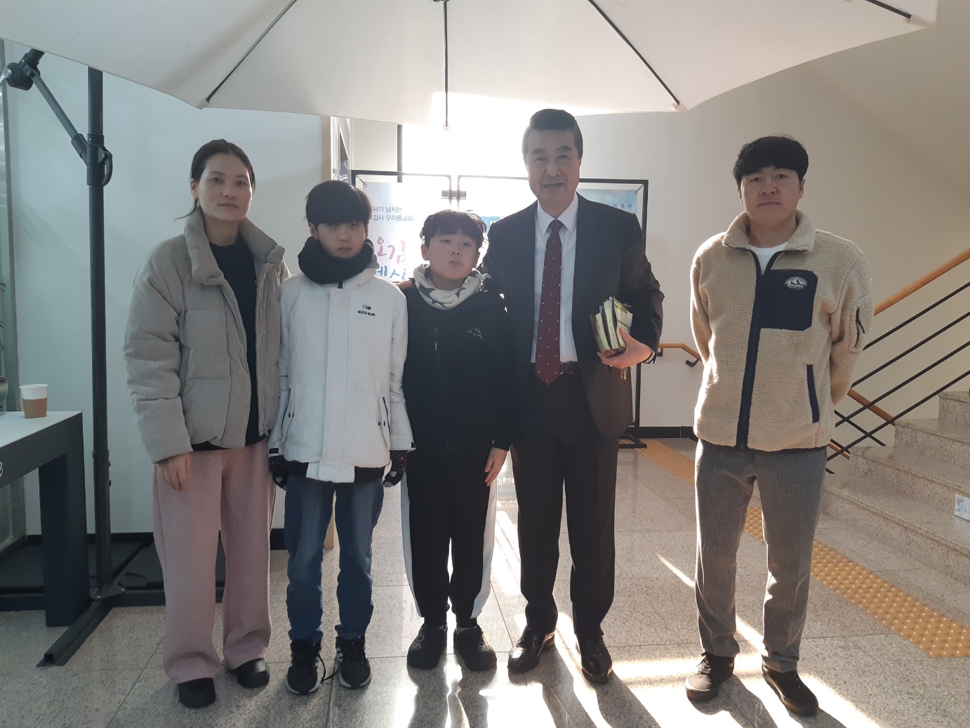 황승남 박순애가정(자녀 황태희 황재희 황재훈).jpg